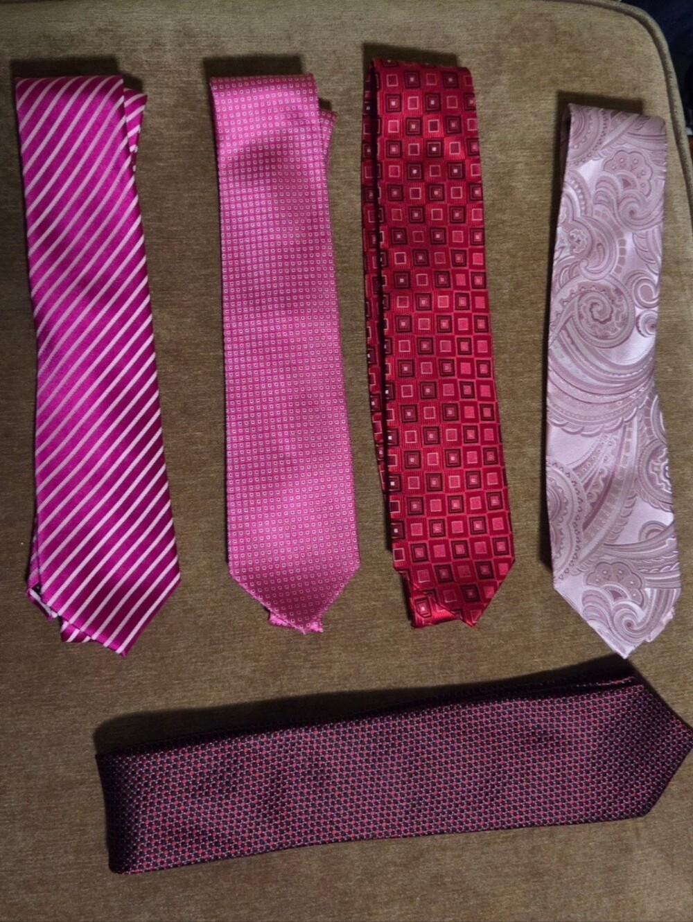 Men's Assorted Pink & Red Dress Tie Set - Elegant Patterned Neckties